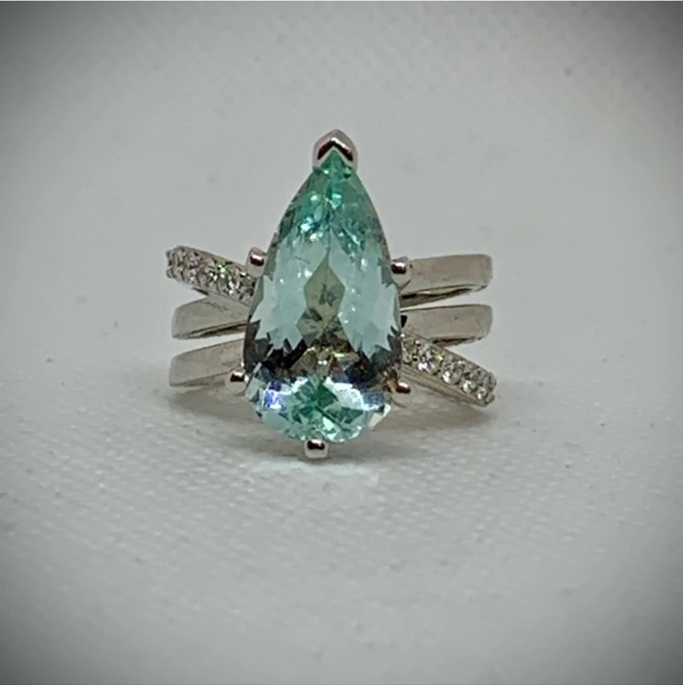 14k White gold 5 CT Aquamarine diamond ring